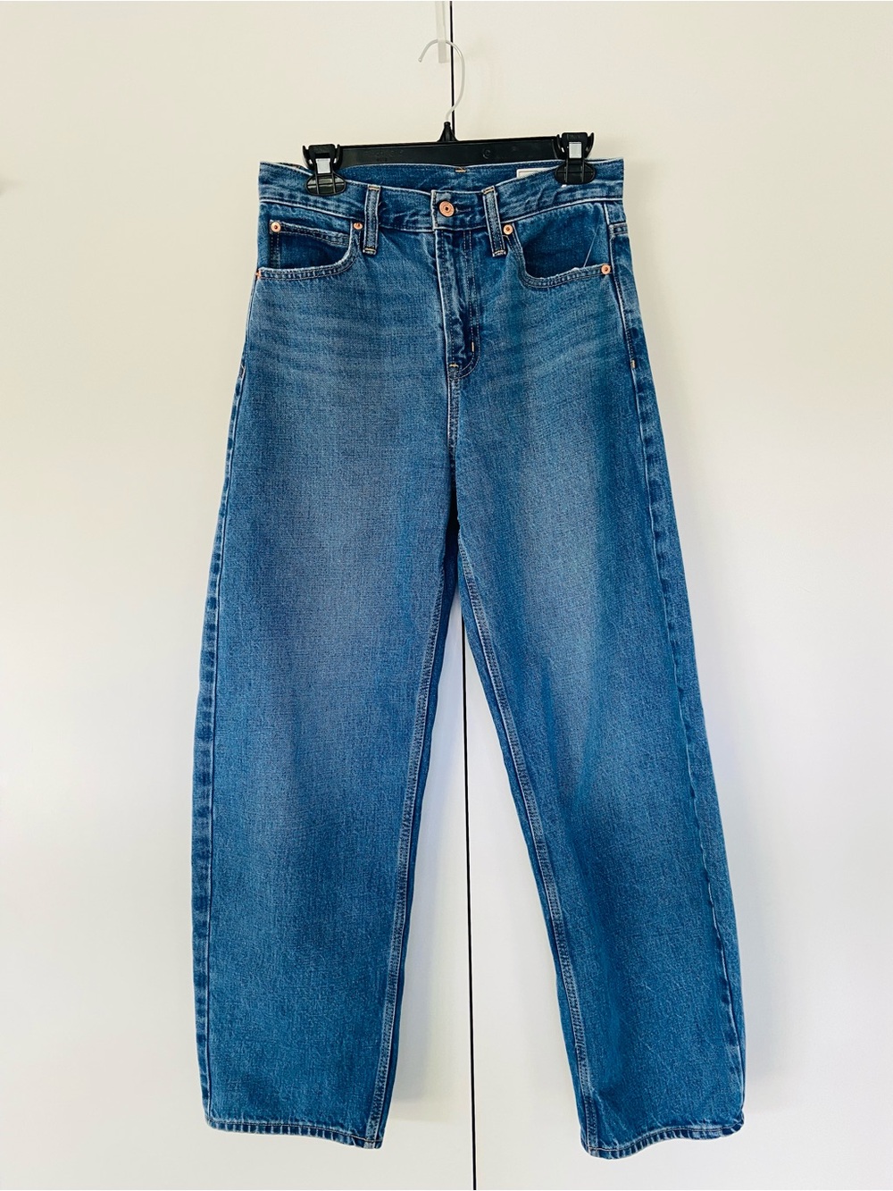 GAP High Rise Barrel Leg Jeans 27 Medium Wash 100% Cotton 29” Inseam EUC